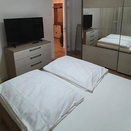 Rebecca Sweet Apartment Oradea Εξωτερικό φωτογραφία