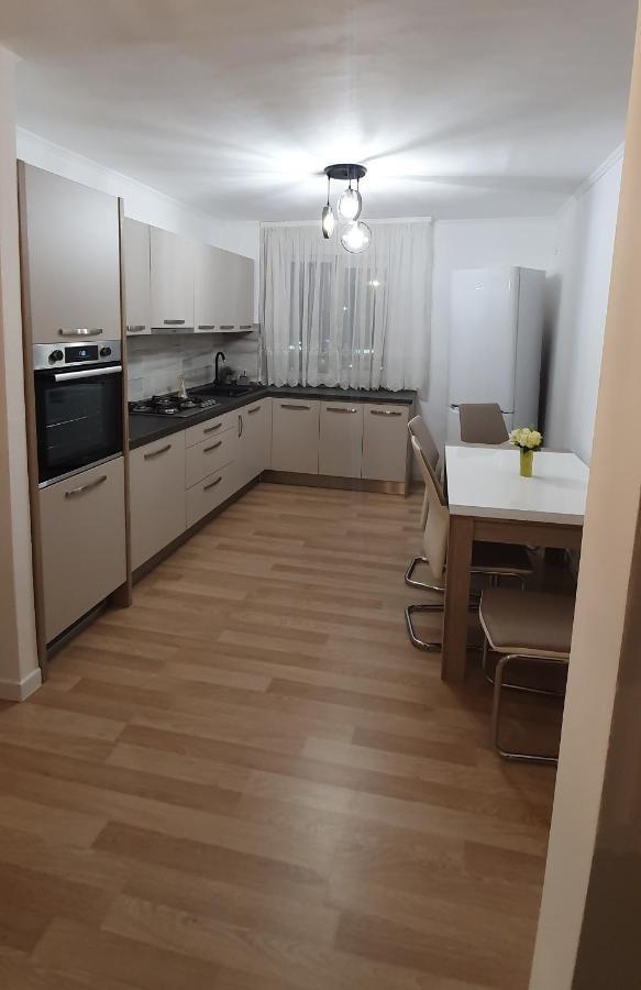Rebecca Sweet Apartment Oradea Εξωτερικό φωτογραφία