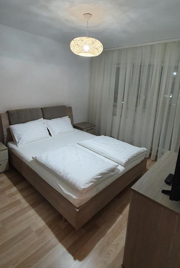 Rebecca Sweet Apartment Oradea Εξωτερικό φωτογραφία